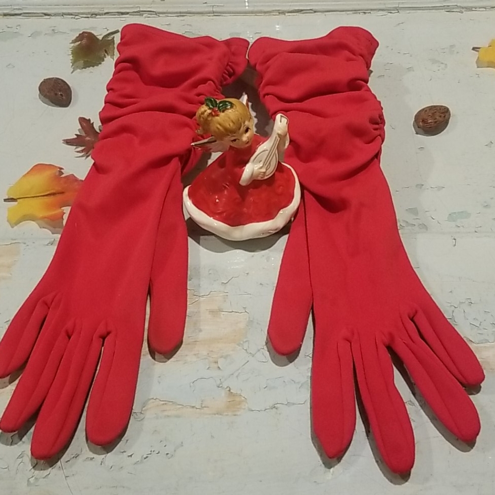 Vintage opera Red gloves